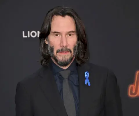 Keanu Reeves Partie Moyenne Cheveux