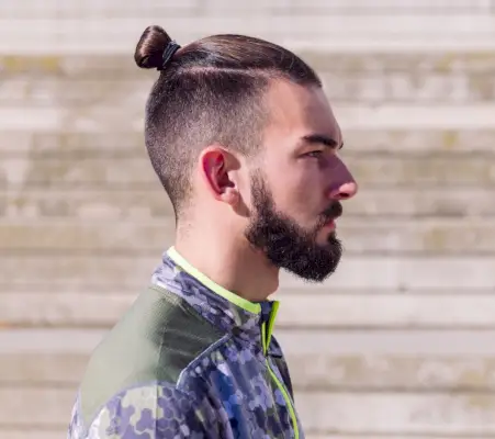 Samurai Bun med Mid Fade