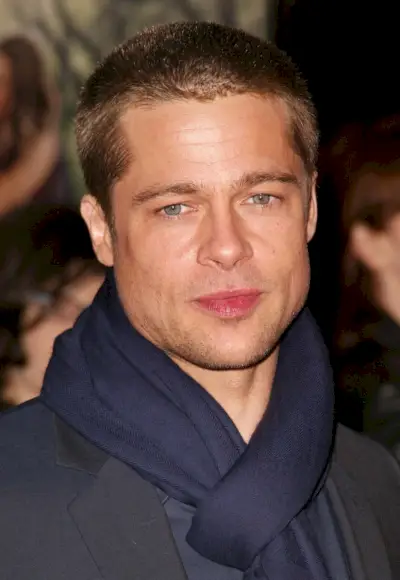 Brad Pitt Buzz coupé le long de Came Polly Premiere 2004