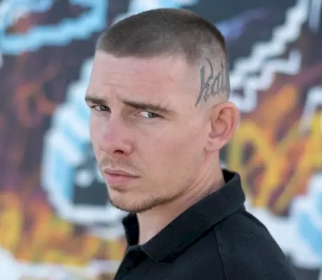 バズカットフェードタトゥー