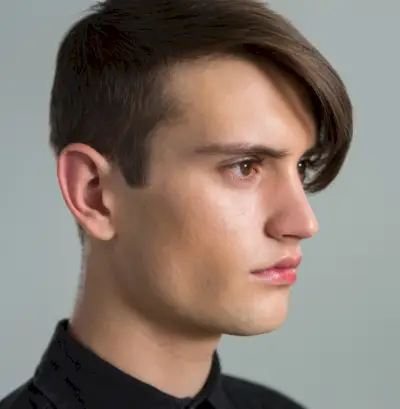 Coupe de cheveux latérale pour hommes