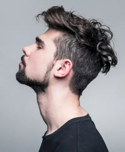 Coiffure effilée en désordre