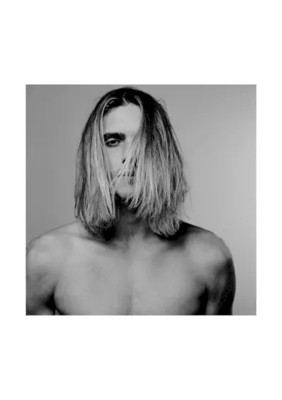 ブルース・マチャドが新しいヘアカットをデビュー