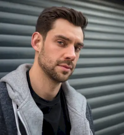 Cheveux Bruns Hommes