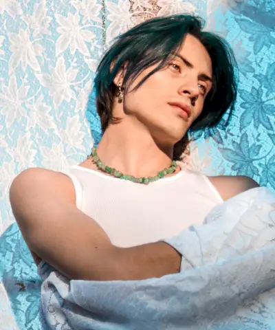 Hommes cheveux verts