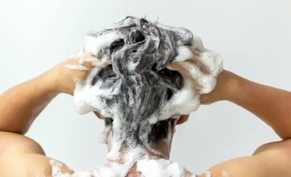 Shampoing Cheveux Bouclés Homme