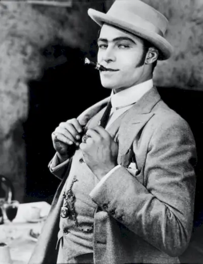 Rudolph Valentino 1922 Portret film cu sânge și nisip