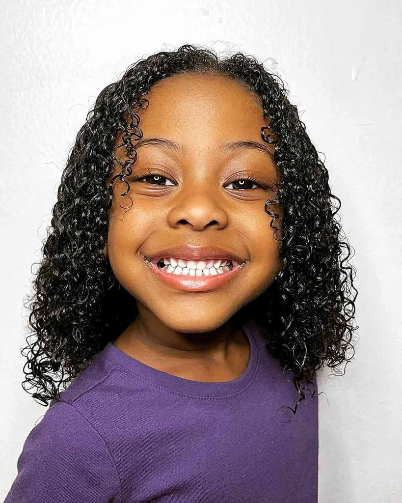 黒人の女の子のための 31 のキュートで簡単なヘアスタイル' title=