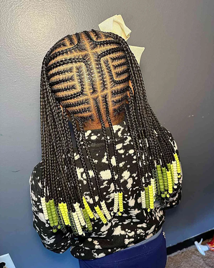 黒人の女の子のための 31 のキュートで簡単なヘアスタイル' title=