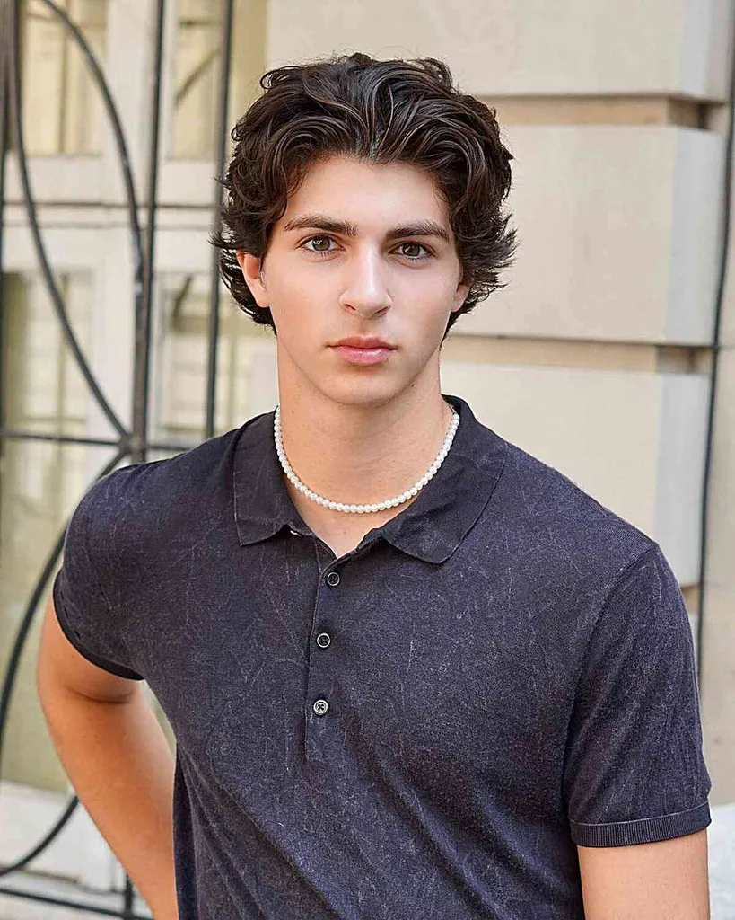 Strzyżenie Flow dla nastoletnich chłopców' title=