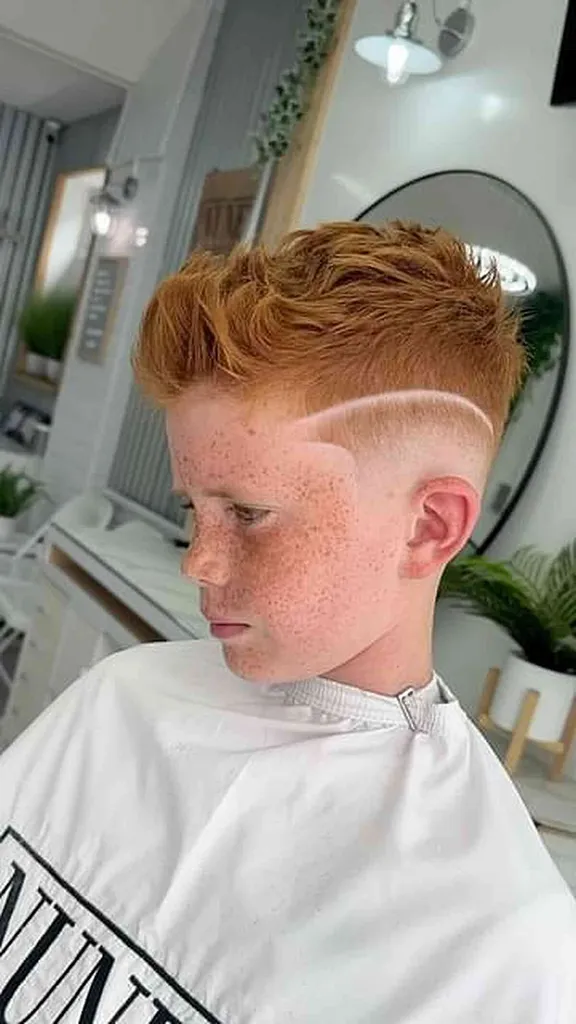 103 coupes de cheveux pour garçons les plus cool pour l’école en 2026' title=