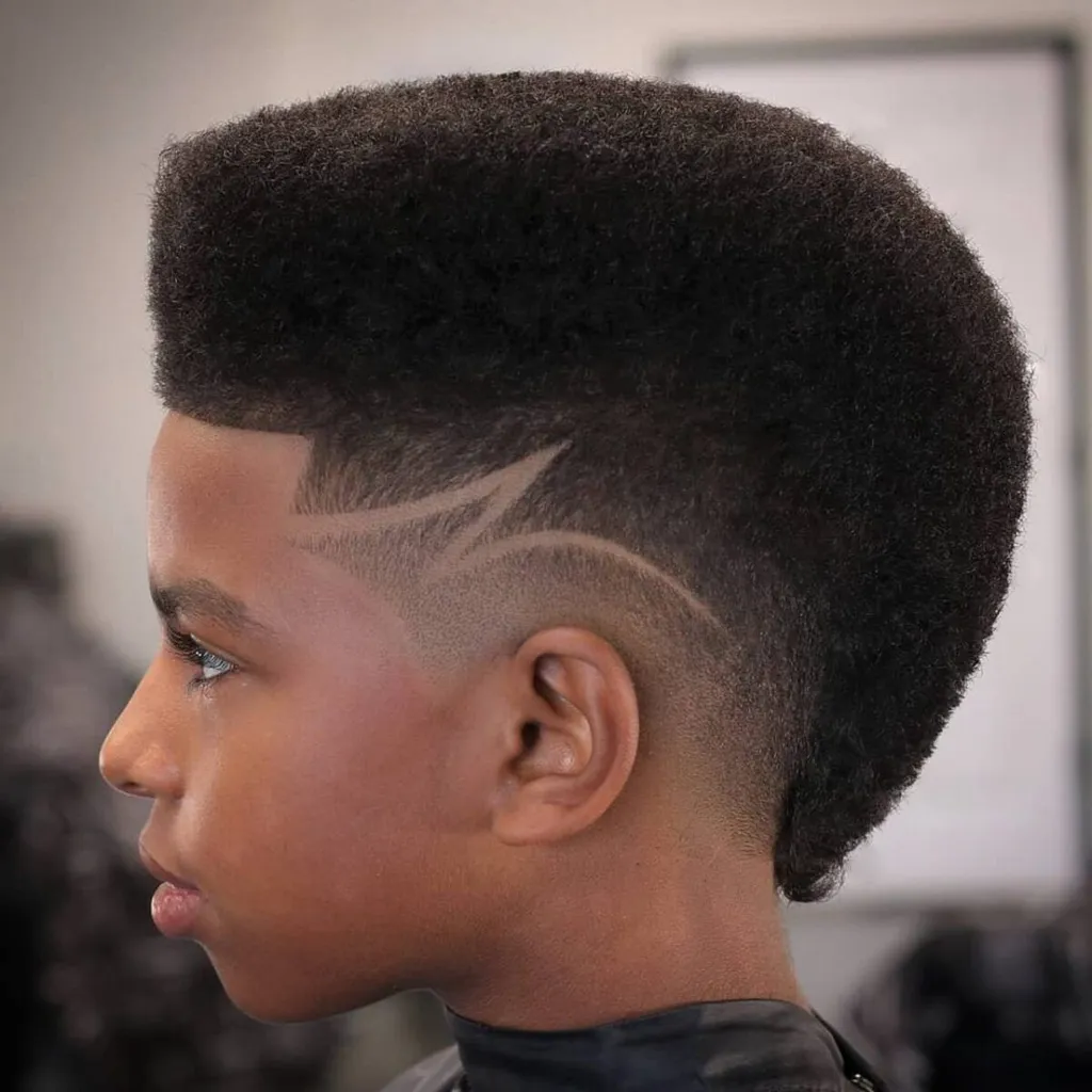 Frohawk Fade + Alinhamento' title=