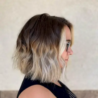 Short layered ombre bob with beachy waves