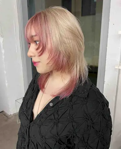 Short to Medium Two Tone Wolf Cut with Razored Layers