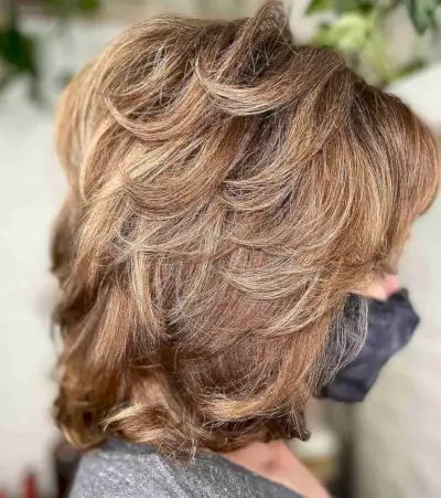 Short Piece-y Layers on Shoulder-Grazing Hair