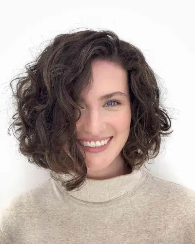 Fluffy Bob Style for Wavy, Thick Hair