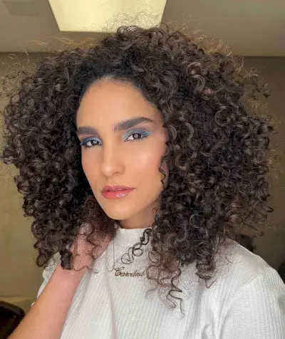 Voluminous Frizzy Layered Curls
