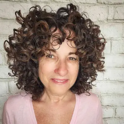 Chic Curly Neck-Length Layers