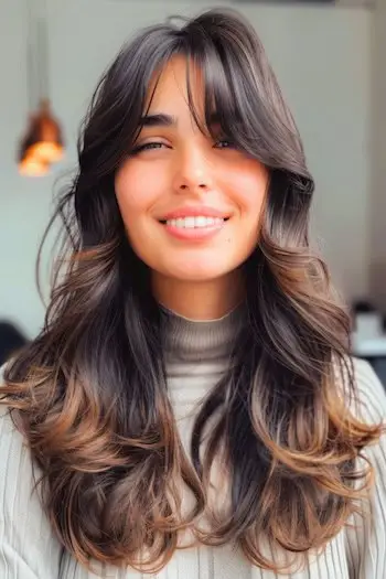 앞머리가 있는 헤어스타일.