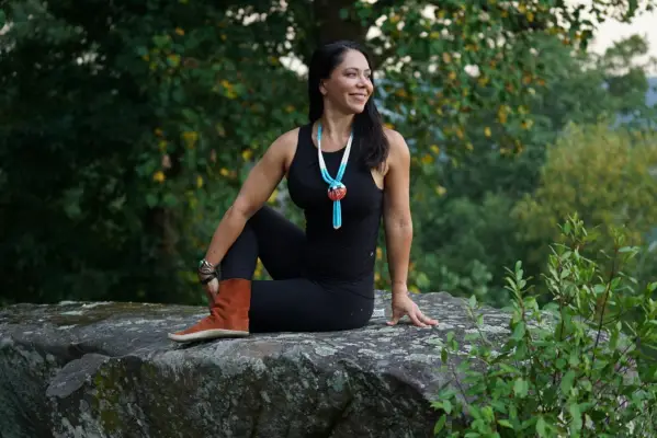 Jak tito domorodé jogíny spojují jógu