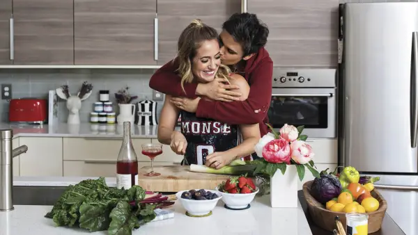 Kathryn Budig and Kate Fagan in the kitchen