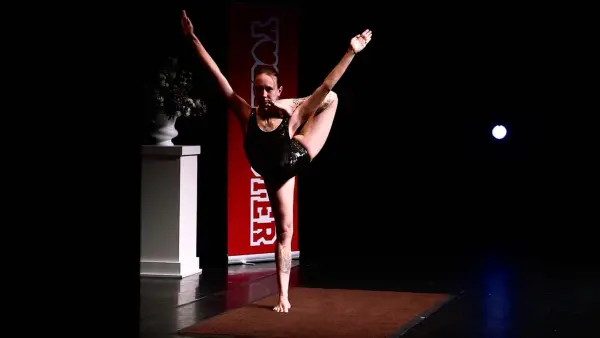 Pozícia: Nový dokument skúma kontroverzný svet konkurenčnej jogy