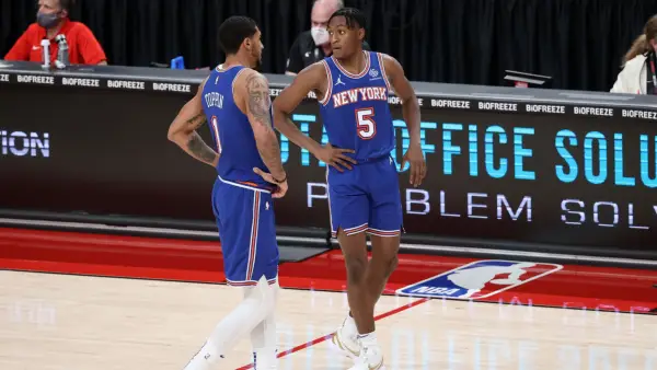 Disse NBA -spillere prøvede hot yoga - og de blev straks ydmyge