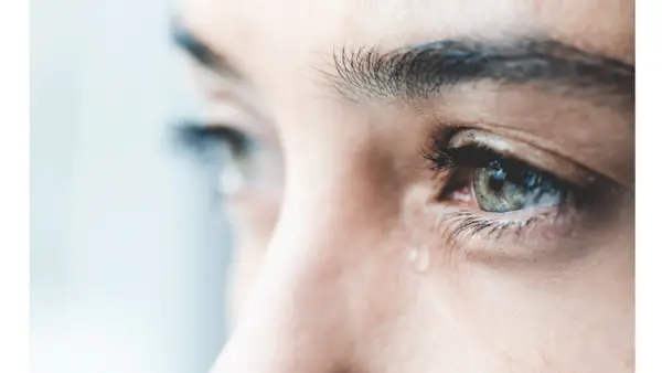 Jeśli kiedykolwiek płakałeś podczas jogi, nie jesteś sam. Oto, co sugeruje nauka