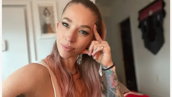 Byla vyčerpána overchievingem. Pak vyzkoušela jógu