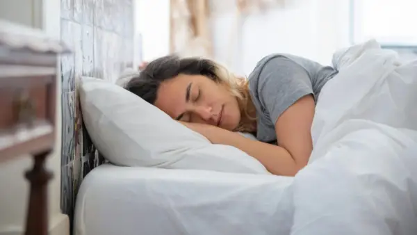 Tentei dormir com meu telefone em outro quarto. Aqui está o que aconteceu