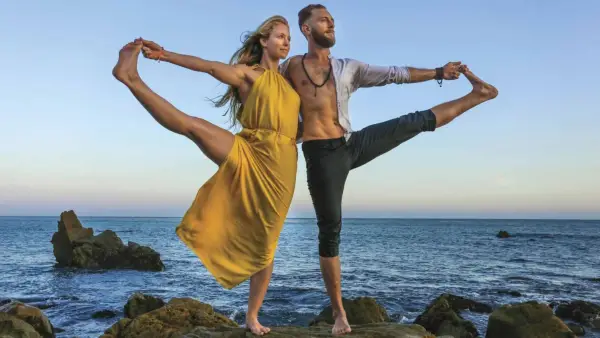 Hvordan ta yogabilder som Robert Sturman