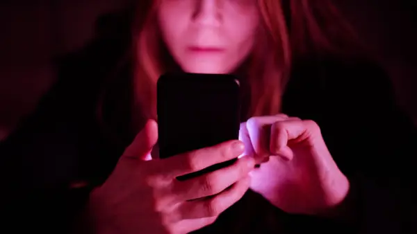 4 Praktische Möglichkeiten, um Doomscrolling zu stoppen