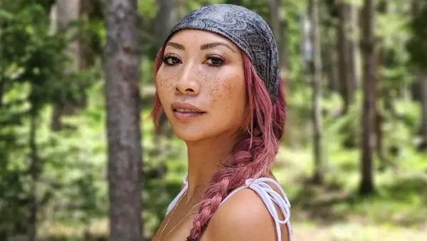 Kagerkokken, der er besat af inversioner, armbalancer og varm yoga