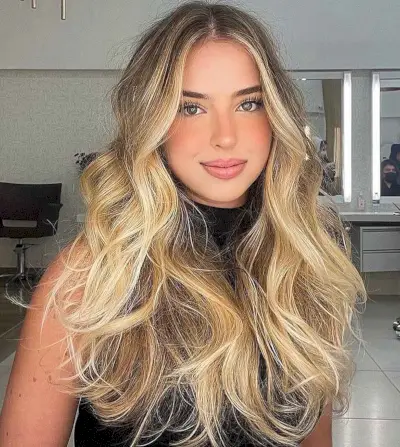 Easy long haircut for women with round faces