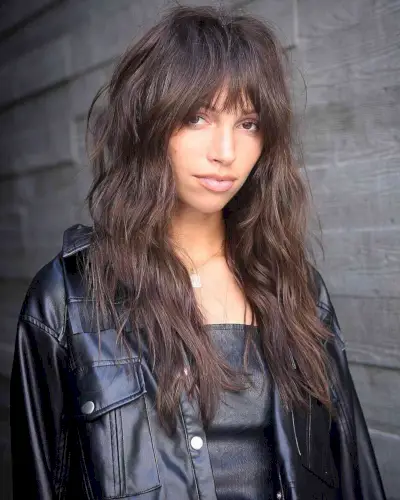 face-framing long blunt shag