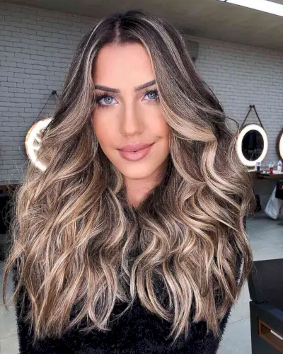 Blowout with Waves on Long and Layered Coarse Hair