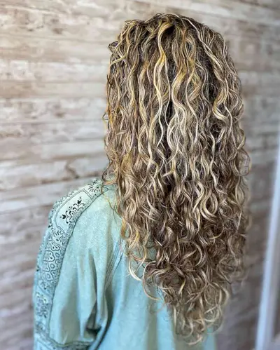 Long Layered Curly Hair with Short Layers