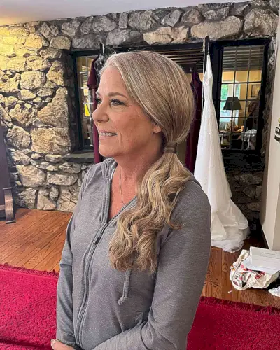 Wrapped side ponytail