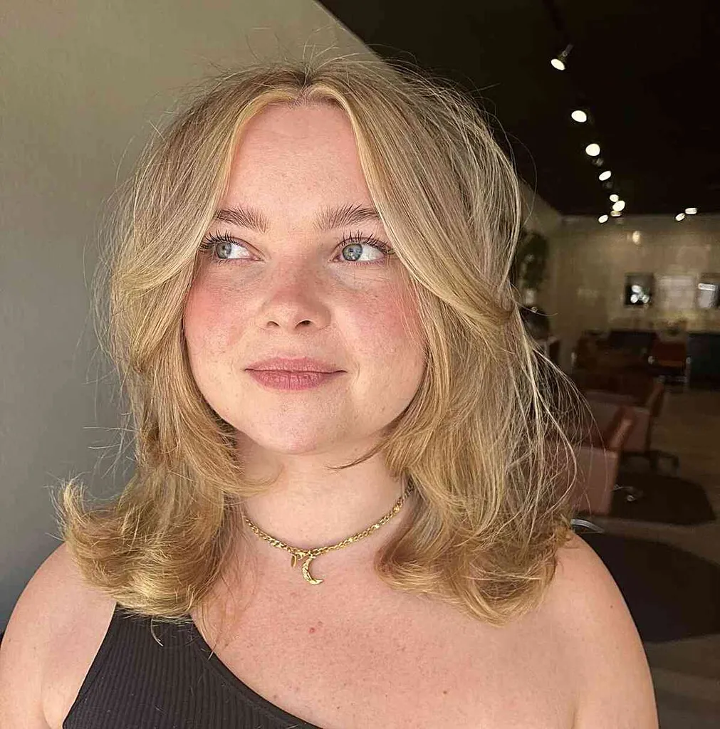 Medium 80-tallsinspirerte rufsete lag og oppsvingede ender' title=