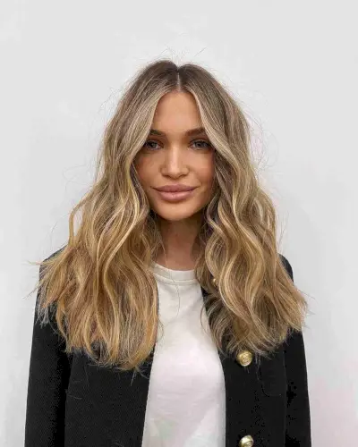 Easy Blonde Balayage on Long Wavy Hair