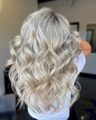 Trendiest wavy long blonde hairstyle