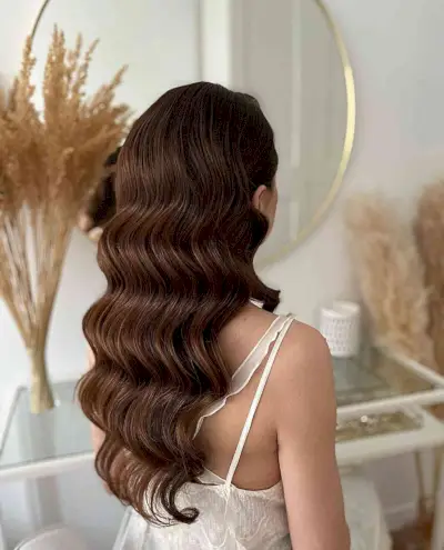 Shiny Hollywood Waves for Long Wavy Hair