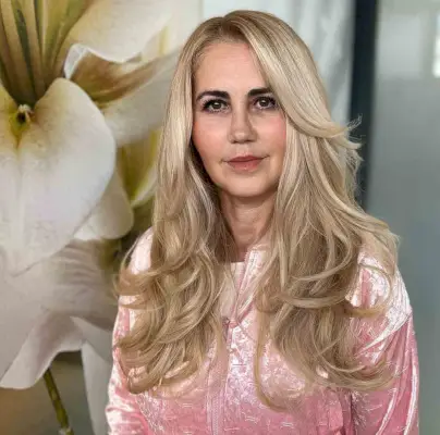 Straight Long Blonde Layers with Long Curtain Fringe