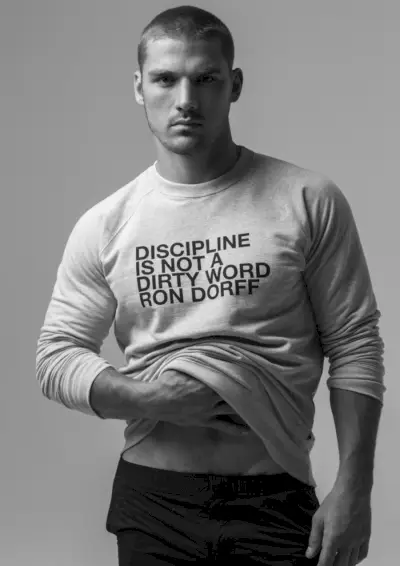 Ron Dorff presenteert sportieve essentials met Kerry Degman