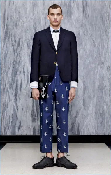 Les ancres solidifient un motif nautique de Thom Browne