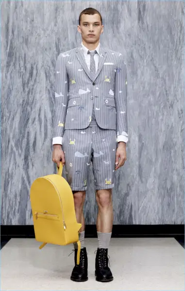 Le costume court reçoit une mise à jour ludique avec Thom Browne adoptant des motifs nautiques tels qu'un graphique de baleine.