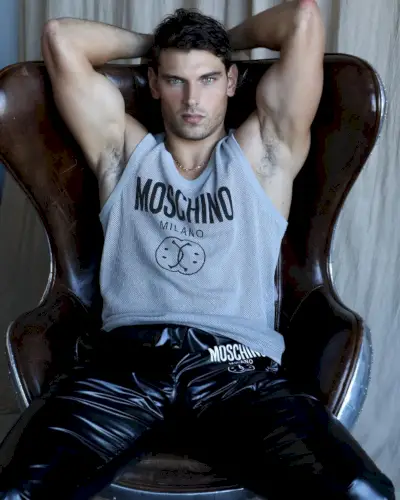 Moschino Menn 2023 004