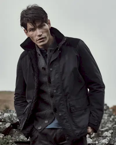 Sam Way și Sam Webb rămân cald în garderoba de iarnă Barbour