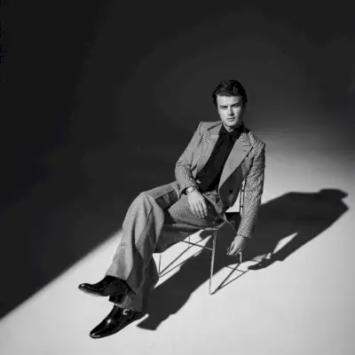 Joe Keery Servizio fotografico WWD 2023 007