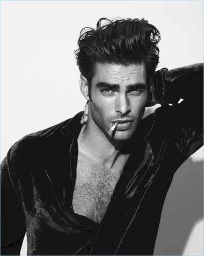 Jon Kortajarena צולם על ידי Rowan Papier